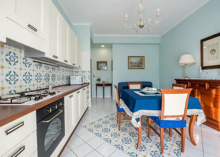 Daire Sorrentovibes - In With Balcony And View